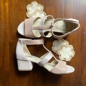 Life stride heeled sandal